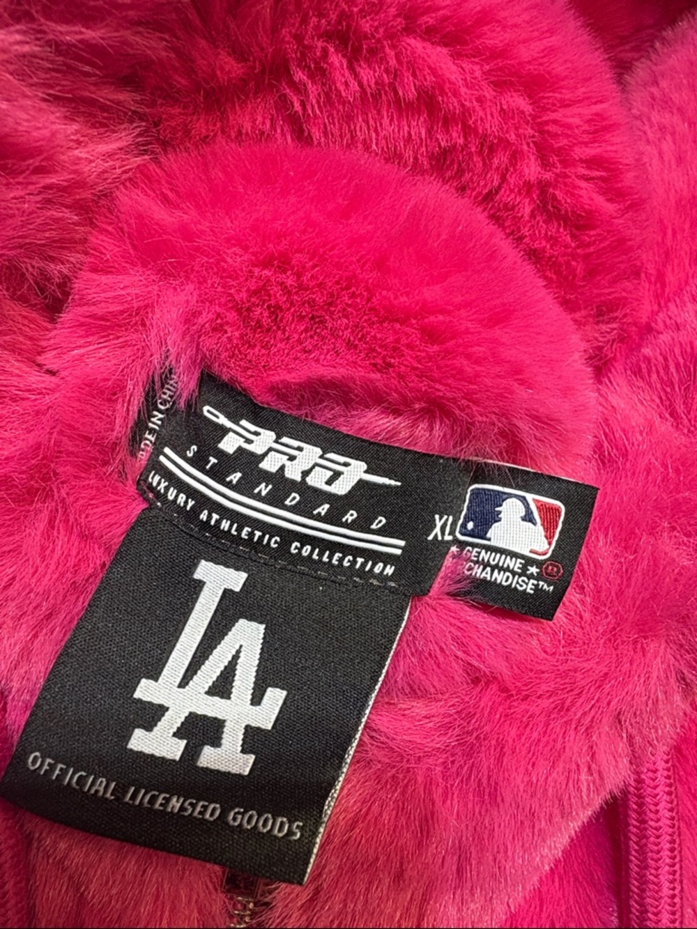 Pro Standard LA Dodgers MLB Faux Fur Pink Jacket sz XL - Picture 8 of 10